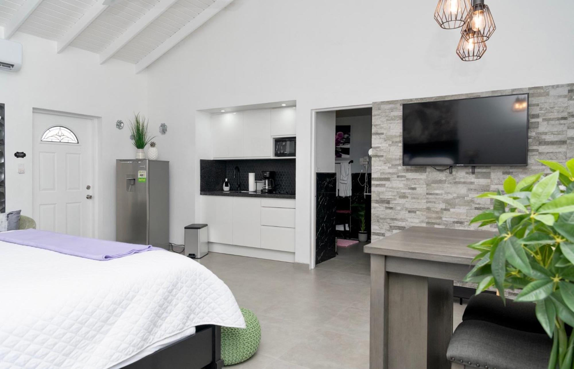 Mary'S Boon Beach Resort & Spa 심슨 베이 외부 사진
